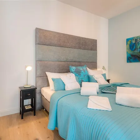 First Sellin Apartement 31 *